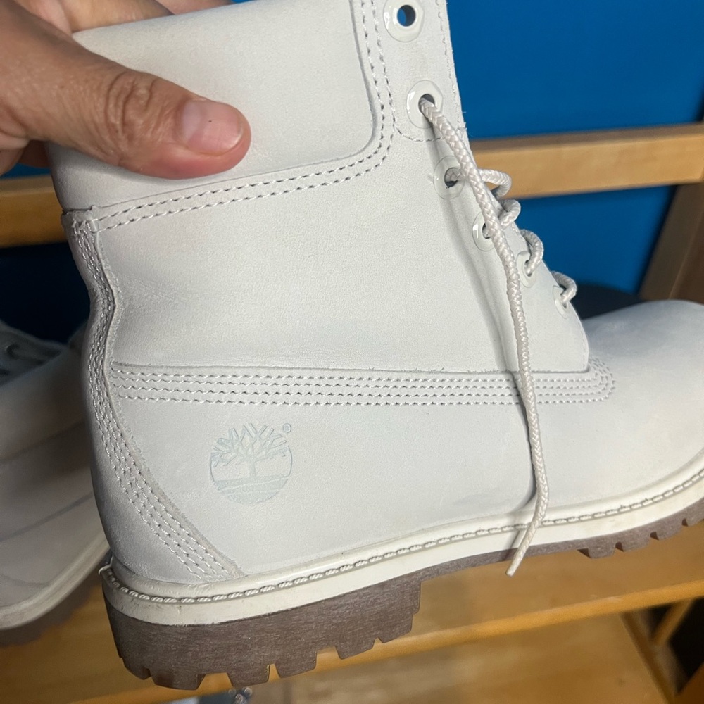 Timberland Off-White Leather Boots Sz 8.5 Women’s